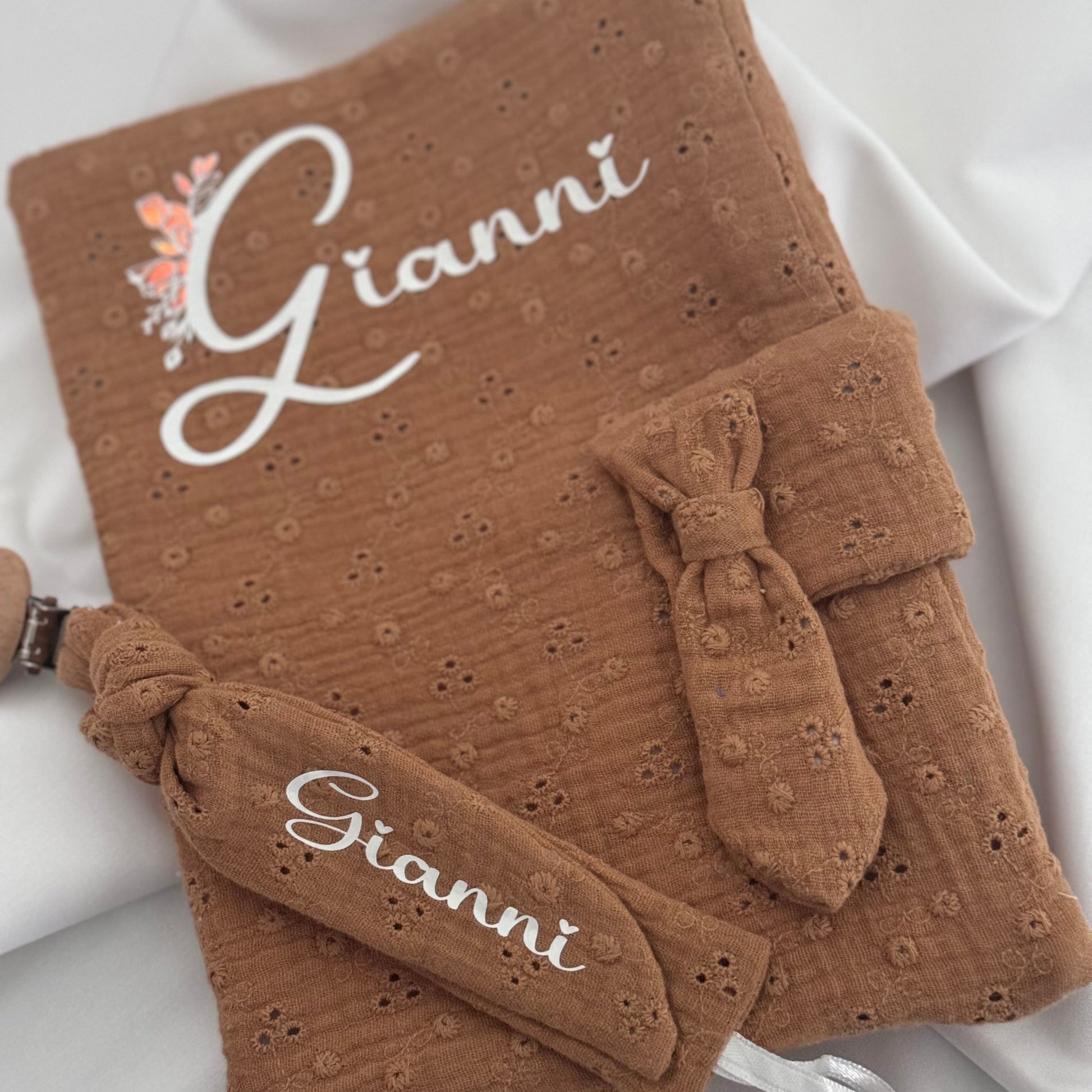 Protège Carnet de Santé Personnalisé cravat