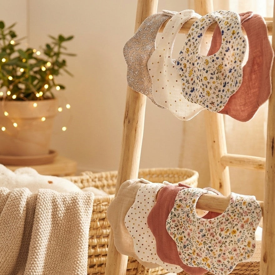 Bavoirs Fleur en Gaze de Coton Museline - Tendance Florale pour Bébé