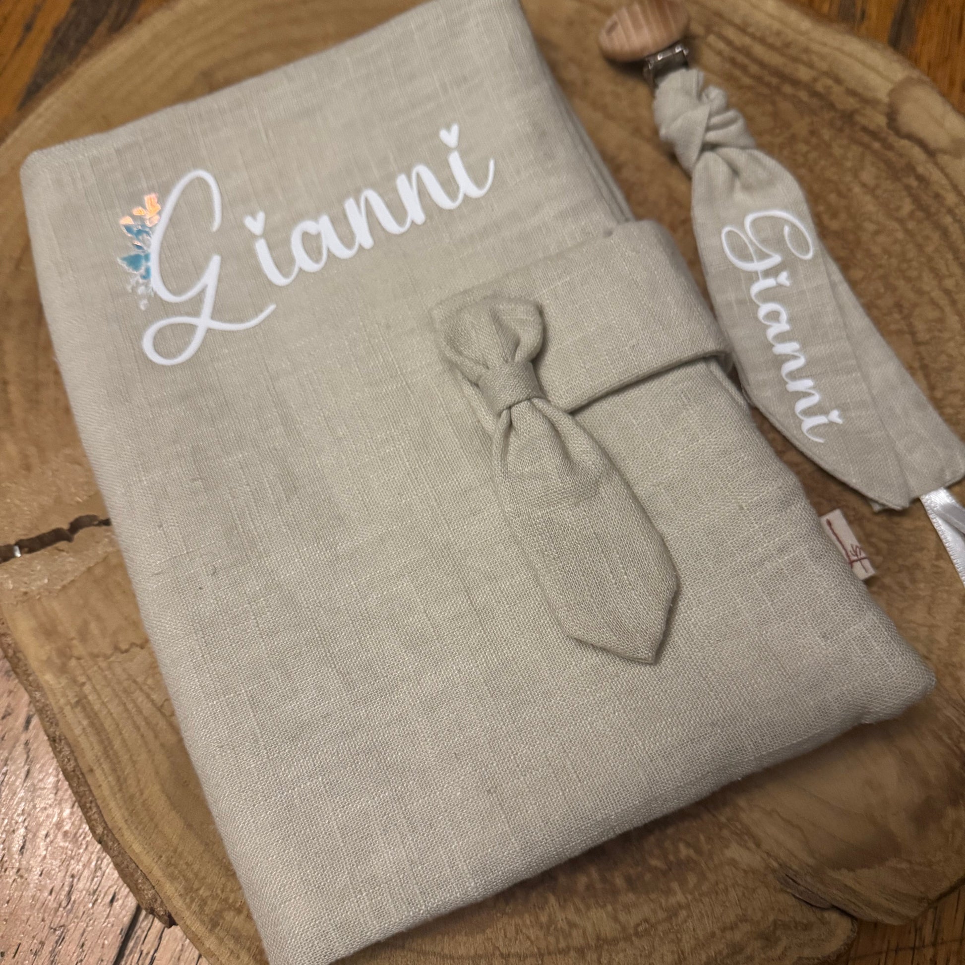 Protège Carnet de Santé Personnalisé cravat