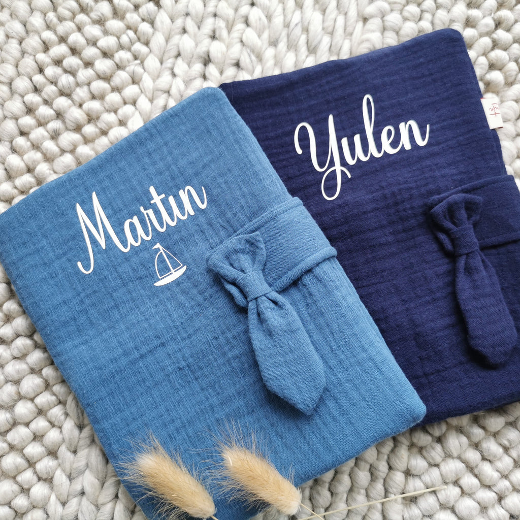 Protège Carnet de Santé Personnalisé cravat
