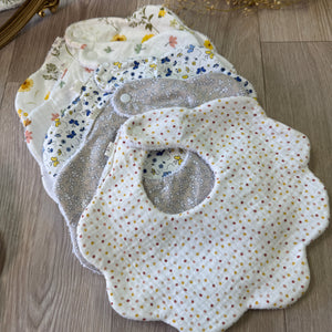 Coffret de 5 Bavoirs Fleur en Gaze de Coton Museline - Tendance Florale pour Bébé