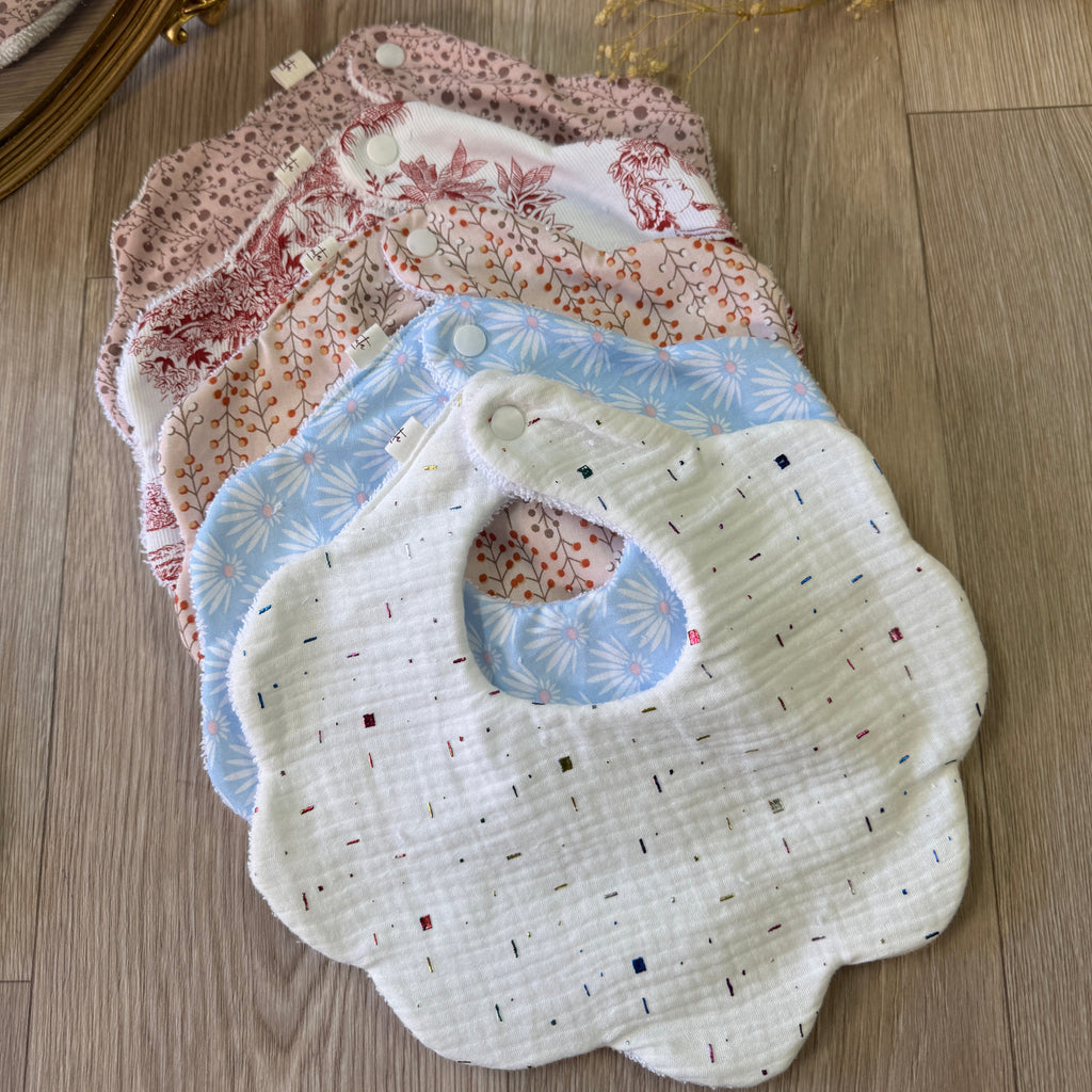Coffret de 5 Bavoirs Fleur en Gaze de Coton Museline - Tendance Florale pour Bébé